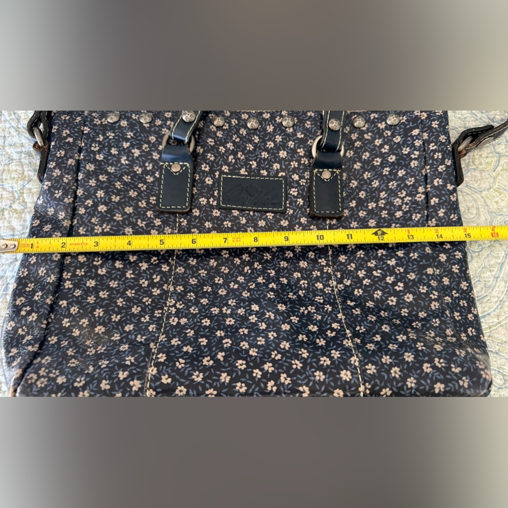Patricia Nash Denim & Daisies Bag - Picture 7 of 16